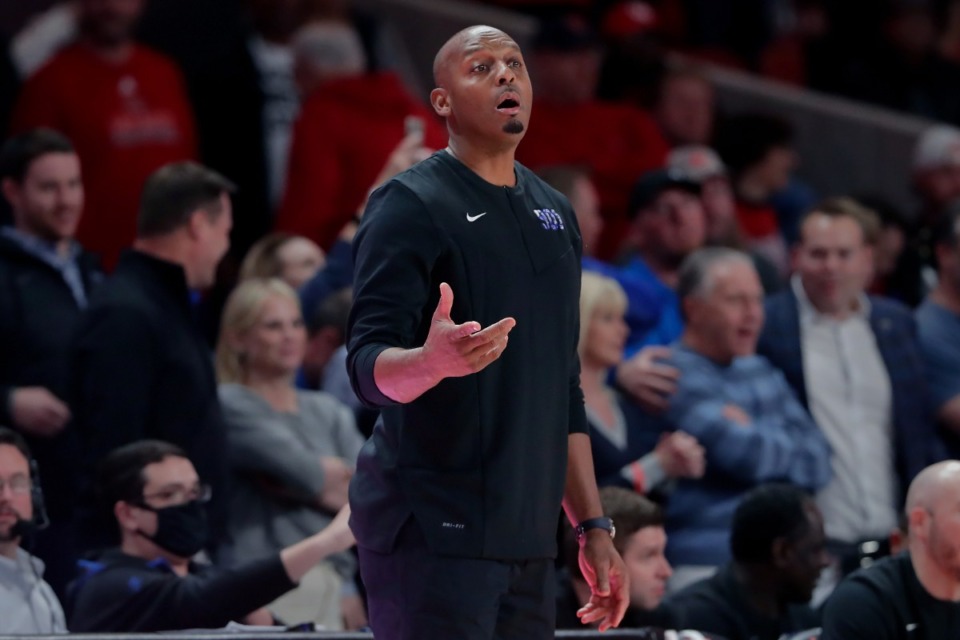 <strong>Memphis head coach Penny Hardaway during the second half of an NCAA college basketball game against Houston Saturday, Feb. 12, 2022, in Houston.</strong> (AP Photo/Michael Wyke)