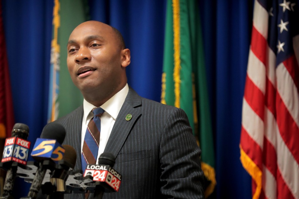 <strong>Shelby County Mayor Lee Harris, seen here, joined a network of local governments&nbsp;to review fees and fines in the local criminal justice system.</strong> (Jim Weber/Daily Memphian file)