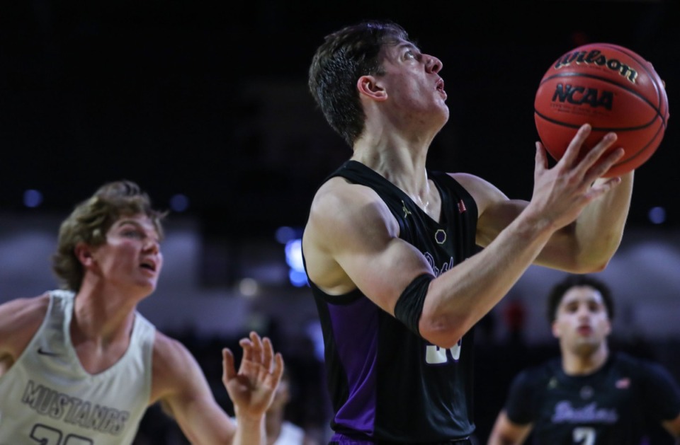 <strong>CBHS&rsquo; Michael Pepper (35) goes for a layup against Lipscomb Academy on March 3, 2022.</strong> (Patrick Lantrip/Daily Memphian)