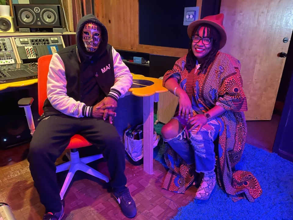 <strong>James Dukes (left), also known as IMAKEMADBEATS, founder of Memphis music label, Unapologetic, sits with Tonya Dyson, executive director of Memphis Slim Collaboratory. The two organizations were selected as YouTube Music&rsquo;s newest partners for its Future Insiders Program.&nbsp;</strong>(Jasmine McCraven/Daily Memphian)