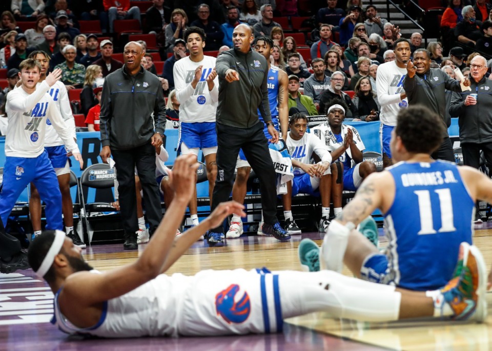 <strong>Tigers head coach Penny Hardaway (middle) looks for a foul call during action against Boise State on Thursday, March 17, 2022 at the NCAA second round in Portland, Oregon</strong>. (Mark Weber/The Daily Memphian)