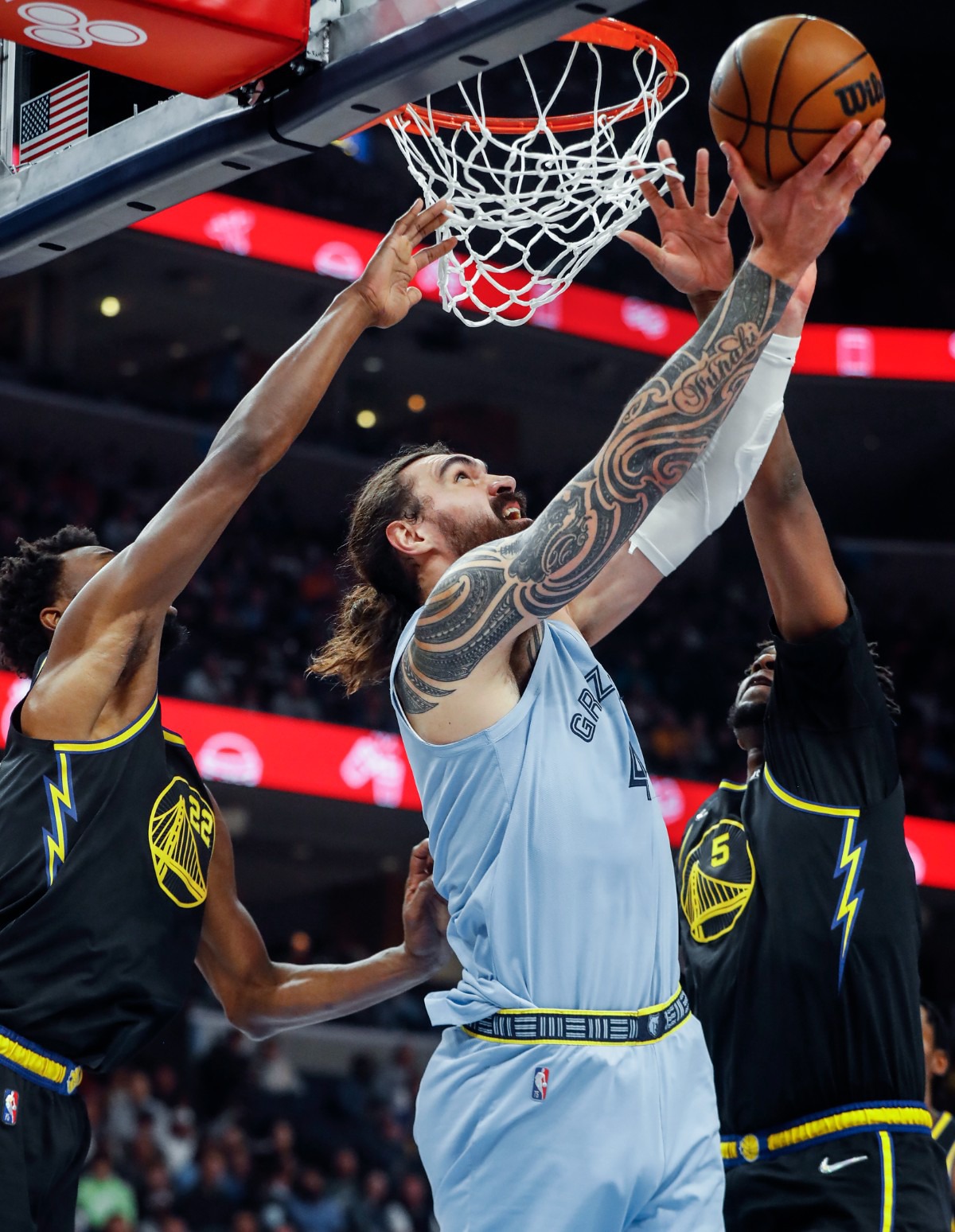 <strong>Memphis Grizzlies center Steven Adams drives for a layup against the Golden State Warriors&nbsp;on March 28, 2022, at FedExForum.</strong> (Mark Weber/The Daily Memphian)