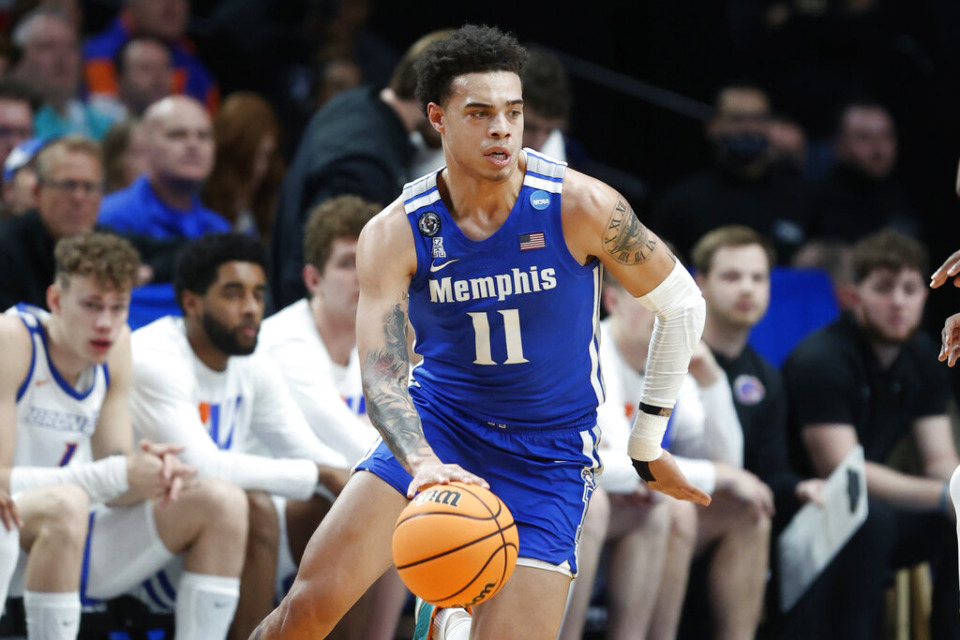 <strong>Memphis guard Lester Quinones (11) dribbles against Boise State during the first half of a first round NCAA college basketball tournament game, Thursday, March 17, 2022, in Portland, Oregon.</strong> (AP Photo/Craig Mitchelldyer)