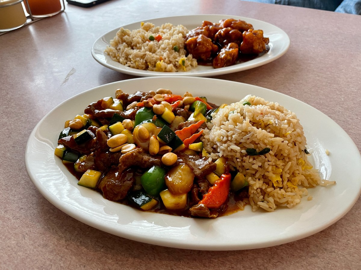 <strong>Kung Pao beef and General Tso&rsquo;s chicken are two of 20 lunch specials under $10 at New Asia.</strong>&nbsp;(Jennifer Biggs/The Daily Memphian)