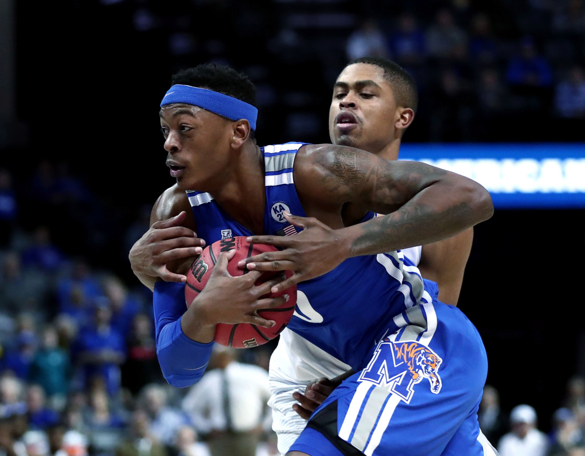 <strong>University of Memphis forward Kyvon Davenport (0) drives to the basket&nbsp;</strong><span class="s1"><strong>during an AAC tournament game against UCF on Friday, March 15, 2019, at FedExForum in Memphis. </strong>(Houston Cofield/Daily Memphian)</span>