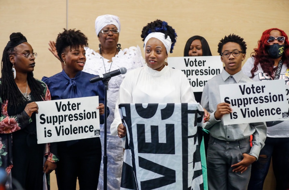 <strong>Memphis activist Pamela Moses (center) holds a press conference on Monday, April 25, at the National Civil Rights Museum where she discussed the dismissal of charges of illegally registering to vote.</strong> (Mark Weber/The Daily Memphian)