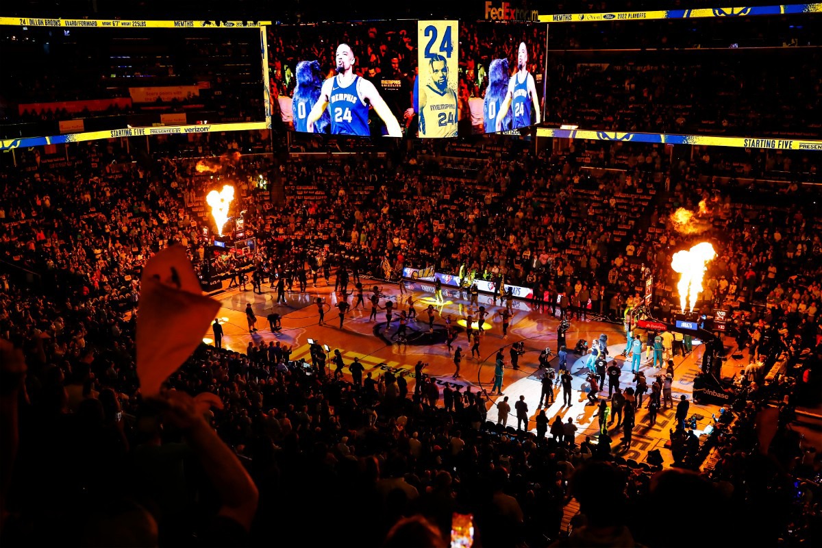 <strong>Memphis Grizzlies fans cheer during the game against the Minnesota Timberwolves</strong>&nbsp;<strong>on Tuesday, April 26, 2022, at FedExForum.</strong> (Mark Weber/The Daily Memphian)