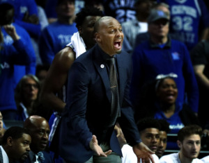 <strong>University of Memphis basketball coach Penny Hardaway shouts to his team after the Tigers gave up a basket on defense during semifinal game of the American Athletic Conference tournament against Houston on Saturday, March 16, at FedExForum.</strong> (Houston Cofield/Daily Memphian)