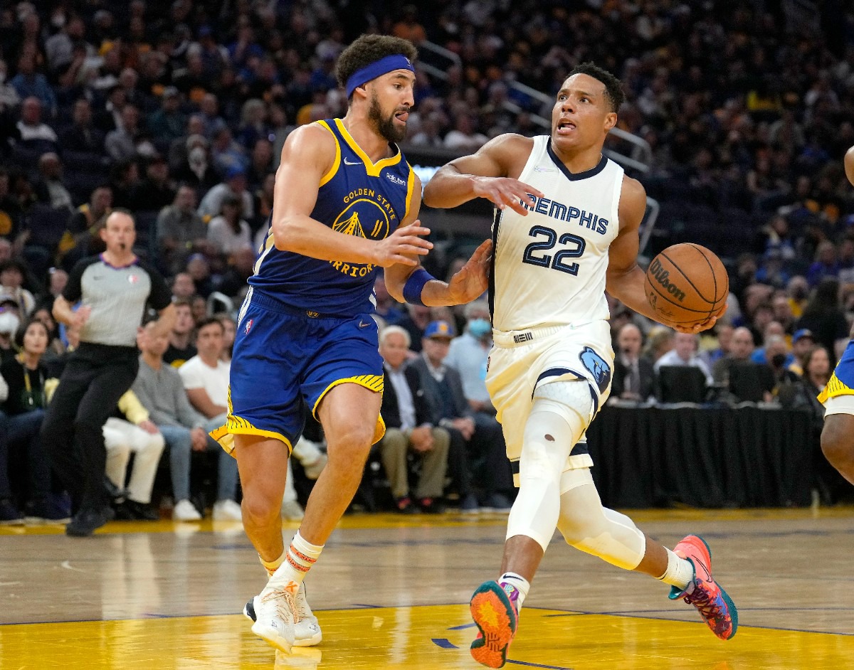 <strong>Memphis Grizzlies guard Desmond Bane (22) drives to the basket against Golden State Warriors guard Klay Thompson (11) on May 13, 2022.</strong> (Tony Avelar/AP)