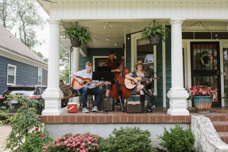 <strong>The Shelley Brown trio plays for passersby during the Cooper-Young Garden Walk.</strong> (Lucy Garrett/Special to The Daily Memphian)