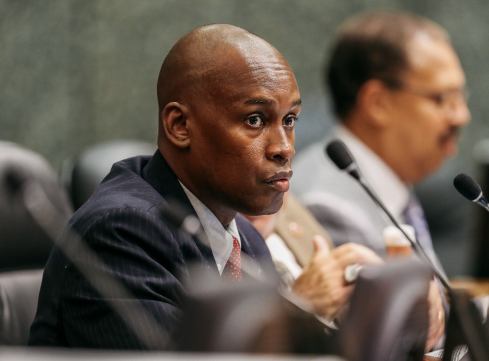 <strong>Shelby County Commission Chairman Van Turner, seen here in 2018,&nbsp;delayed setting dates for applicants, interviews of applicants and the selection by the commission until the June 6 commission meeting.</strong> (Daily Memphian file)