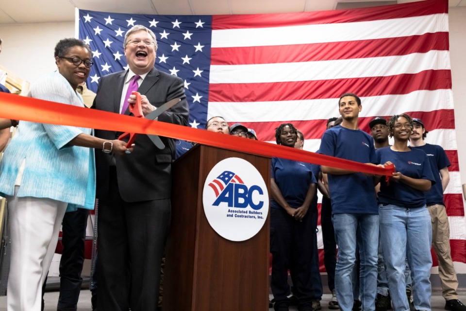 <strong>City council chairwoman Jamita Swearengen and Memphis Mayor Jim Strickland cut ribbon along with ForgeNow Memphis Electrician apprentices during Upsmith, Inc. inaugural ceremony.</strong> (Ziggy Mack/Special to The Daily Memphian)