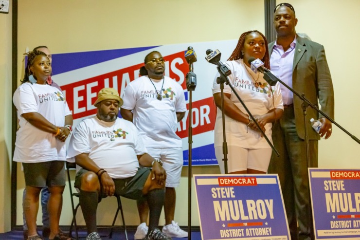 <strong>Members of Familes United (from right) Bianca Austin (aunt of Breonna Taylor), Cortez Rice (father of Jamari Rice), Jacob Blake Sr. (father of Jacob Blake Jr.) and Tenicka Shannon, (mother of Fred Cox) speak with Steve Mulroy on July 22, 2022.</strong>&nbsp;(Ziggy Mack/Special to The Daily Memphian)