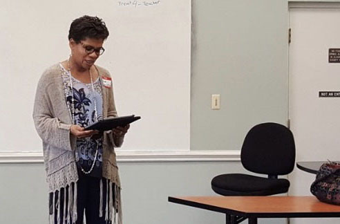 <strong>Autura Eason-Williams teaching at at Memphis Theological Seminary in 2017.</strong> (Courtesy MTS)