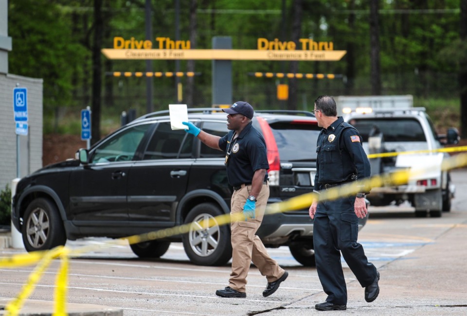 <strong>Memphis Police Department officers work a crime scene in April. Major violent crimes are down for the first half of the year compared to the first half of 2021.</strong> (Patrick Lantrip/Daily Memphian file)