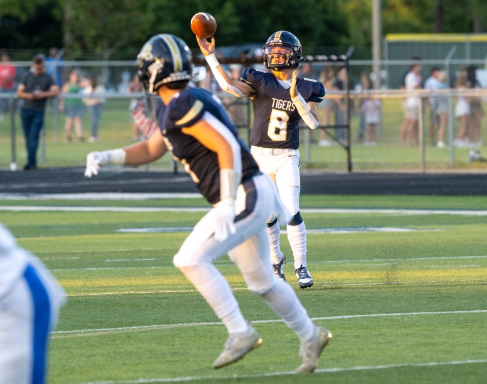 <strong>Arlington quarterback Grant Buchanan (8) finds his receiver Carter Mckay (7) downfield in the game against MUS on Friday, Aug. 19, 2022.</strong> (Greg Campbell/Special to The Daily Memphian)