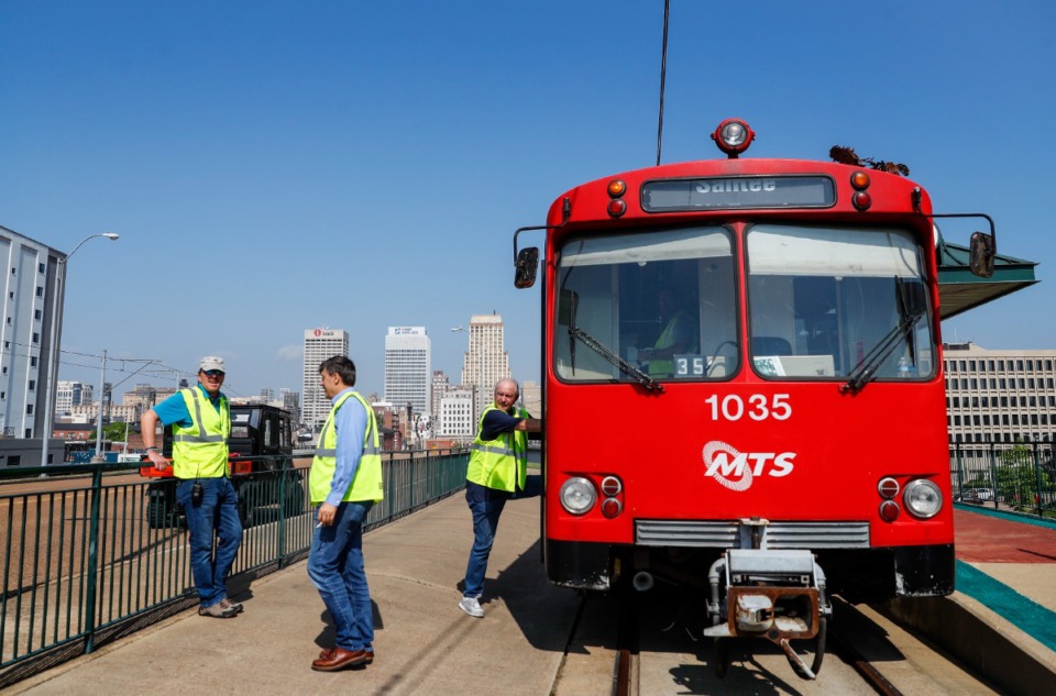<strong>Trolly consultants help MATA test the Siemens&ndash;Duewag U2 car on Tuesday, May 10, 2022, on the Madison line.&nbsp;MATA&rsquo;s trolley line on Madison Avenue has been down for eight years because two trolley cars burst into flames without warning.</strong> (Mark Weber/The Daily Memphian file)