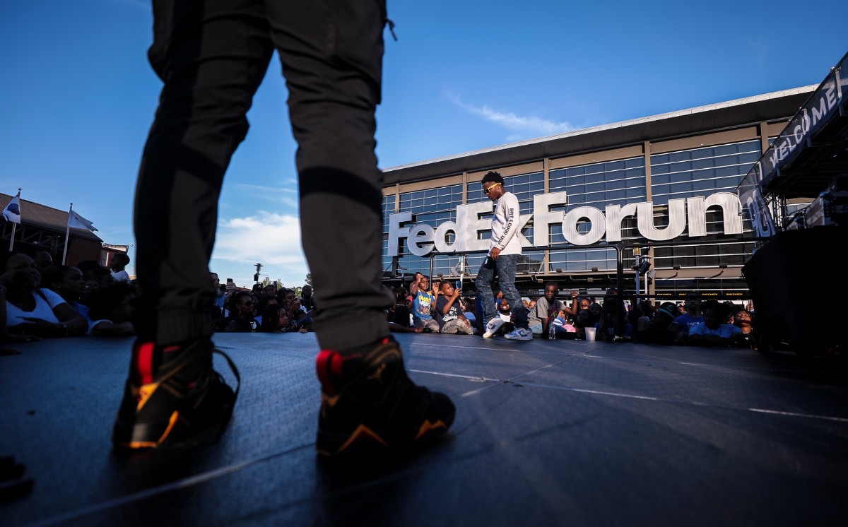 <strong>Fans watch a jookin&rsquo; battle during The 901 Day Grizz Bash held outside of FedExForum on Sept. 1, 2022.</strong> (Patrick Lantrip/Daily Memphian)