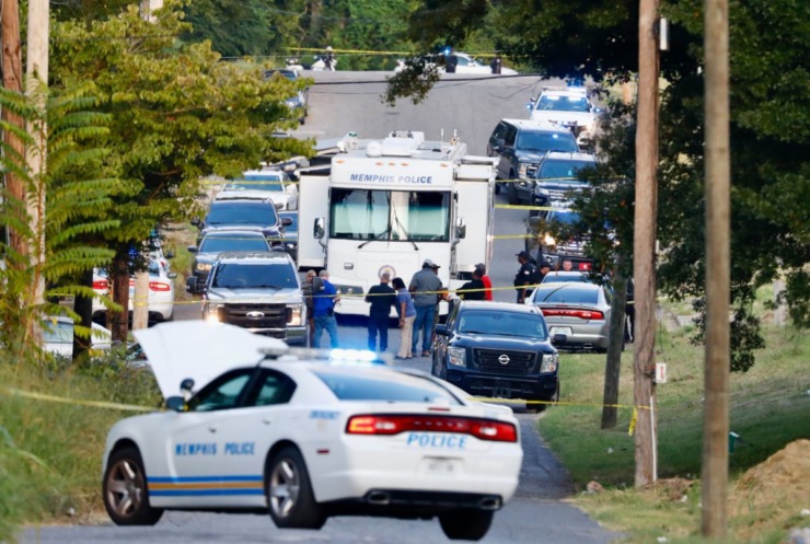 Memphis Police Department&rsquo;s mobile command center was in South Memphis near Victor Street and East Person Avenue Monday, Sept. 5.&nbsp;(Mark Weber/The Daily Memphian)