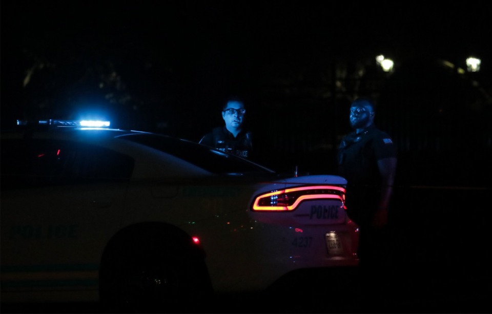 <strong>Memphis Police officers converge on Poplar Avenue during the active-shooter emergency on Sept. 7, 2022.</strong> (Patrick Lantrip/Daily Memphian)