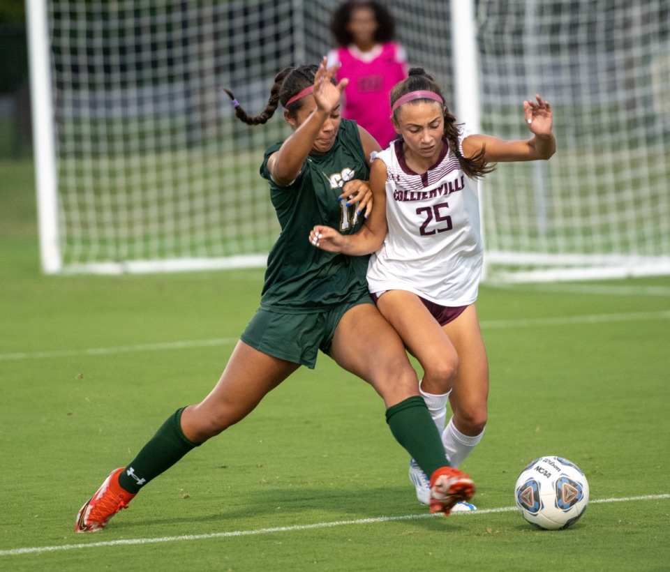 <strong>Briarcrest's Ali Howard fights Collierville's Morgan Smrt near the Briarcrest goal at Briarcrest Christian School on Thursday, Sept. 8, 2022.</strong> (Greg Campbell/Special to The Daily Memphian)