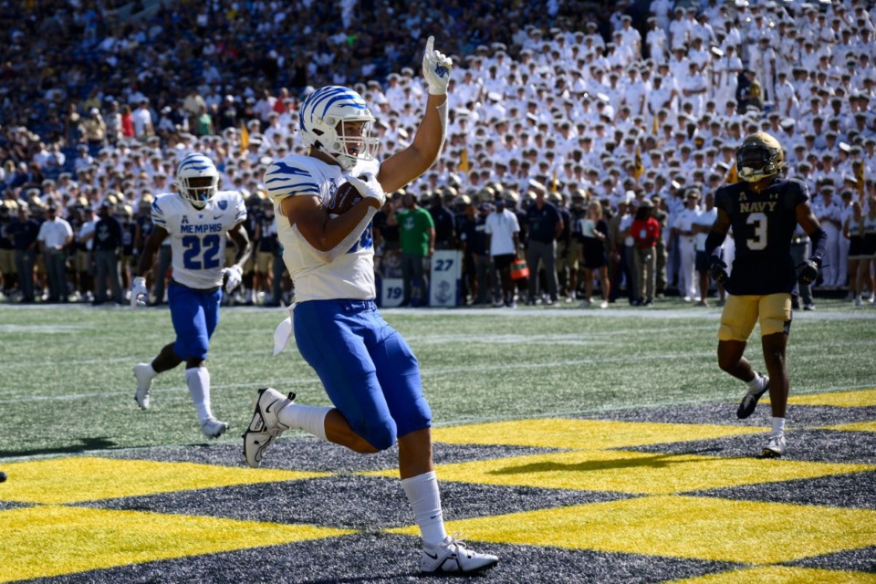<strong>Memphis tight end Caden Prieskorn, foreground, celebrates his touchdown during the first half of an NCAA college football game against Navy, Saturday, Sept. 10, 2022, in Annapolis, Md.</strong> (Nick Wass/AP)