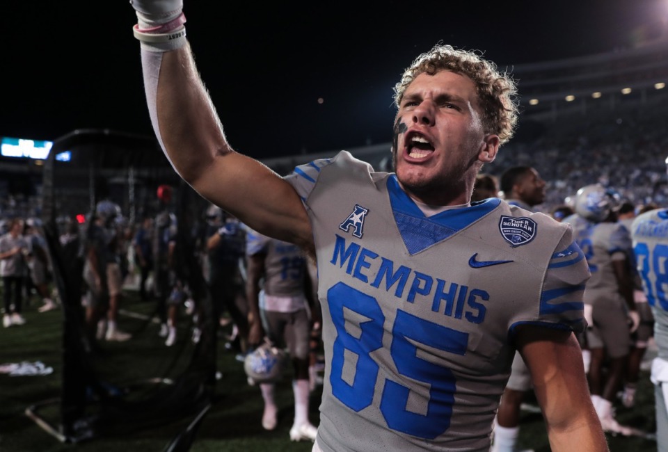 <strong>University of Memphis receiver Koby Drake (85) hypes up the fan in the fourth quarter of a Sept. 17, 2022 game against Arkansas State University.</strong> (Patrick Lantrip/The Daily Memphian)