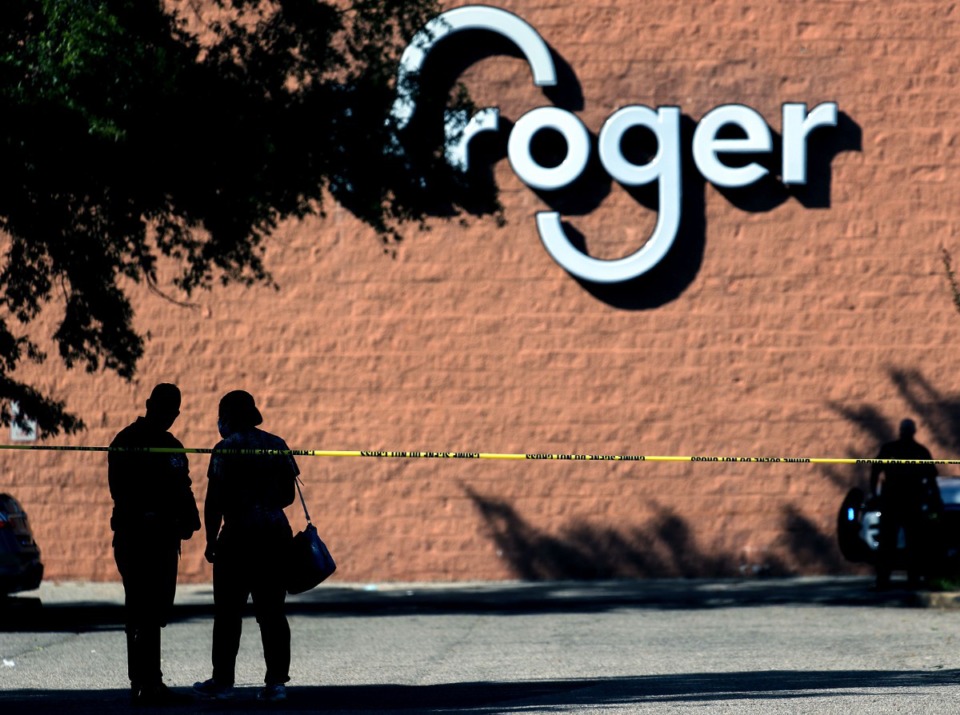 <strong>Police guard the crime scene outside of a mass shooting at a Kroger in Collierville in September 2021.</strong> (Patrick Lantrip/Daily Memphian file)