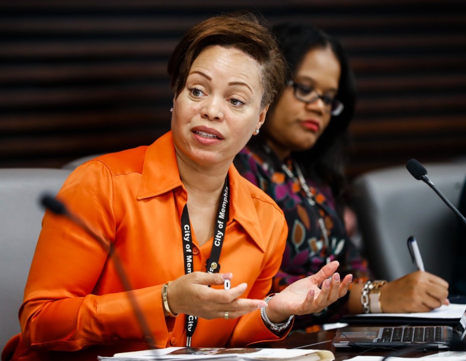 <strong>Memphis solid waste director Chandell Ryan speaks at the blight and illegal dumping task force meeting.&nbsp;The ad hoc group was modeled off a similar working group on police retention and recruitment.</strong> (Mark Weber/The Daily Memphian)