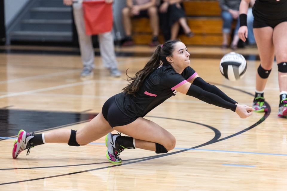 <strong>Houston&rsquo;s Ava Becker stretches to the ball during the match against Collierville on Sept. 22 at Houston High School.</strong> (Brad Vest/Special to The Daily Memphian)