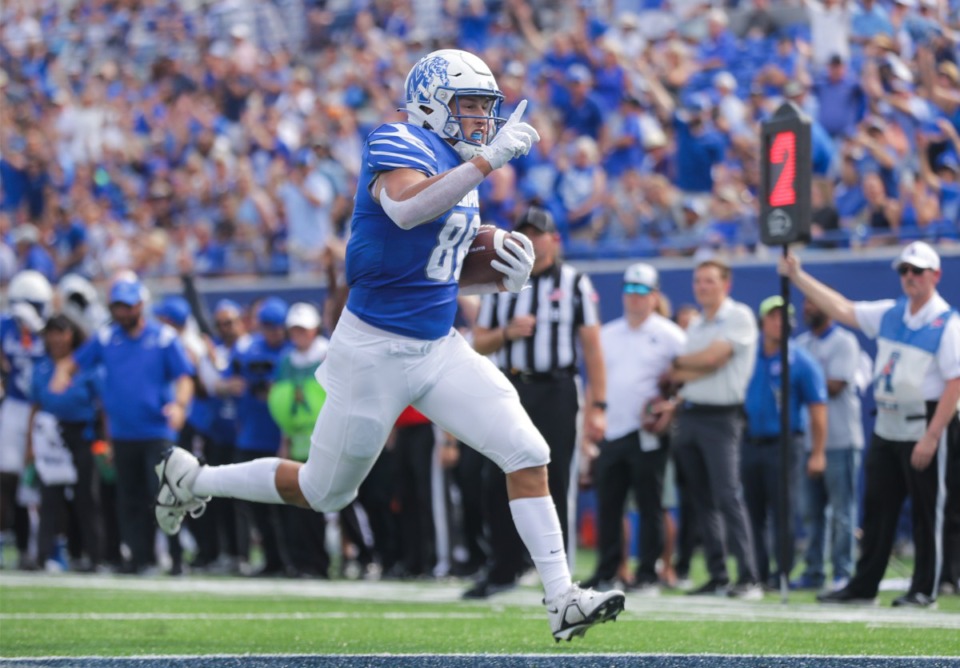 <strong>University of Memphis tight end Caden Prieskorn (86) runs in for a touchdown during a Sept. 24, 2022 game against the University of North Texas at Simmons Bank Liberty Stadium.</strong> (Patrick Lantrip/The Daily Memphian)