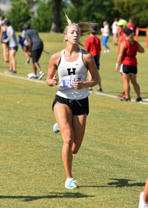 <strong>Houston High School&rsquo;s Zoe Marsh balances running cross country with playing softball.</strong> (Andrew Hodgson/courtesy Houston Cross Country)