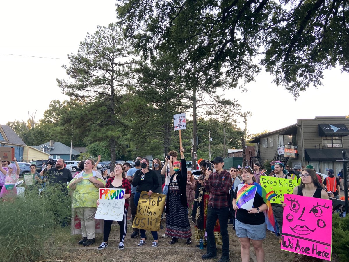 <strong>Protesters gather at First Congregational Church at 1000 Cooper St. on Sept. 30, 2022.</strong>&nbsp;(Joshua Carlucci/The Daily Memphian)