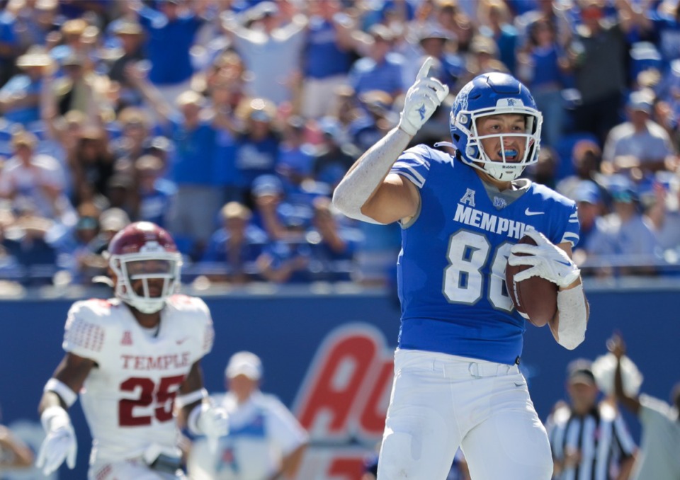 <strong>University of Memphis tight end Caden Prieskorn (86) runs in the endzone during a Oct. 1, 2022 game against Temple.</strong> (Patrick Lantrip/Daily Memphian)