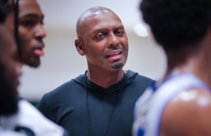 <strong>University of Memphis coach Penny Hardaway talks to his team during a Sept. 30, 2022 practice.</strong> (Patrick Lantrip/Daily Memphian)