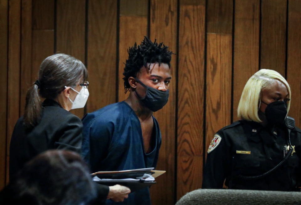 <strong>Defendant Ezekiel Kelly (middle) makes a court appearance on Friday, Sept. 9, 2022.</strong> (Mark Weber/The Daily Memphian file)