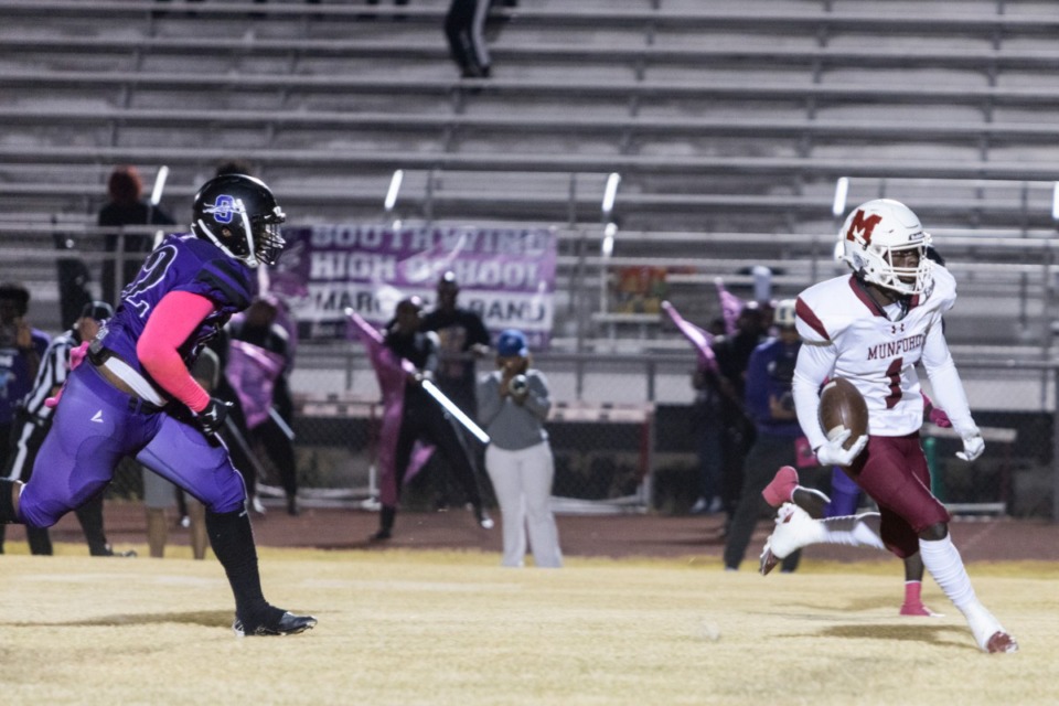 <strong>Munford&rsquo;s Braxton Sharp runs for a touchdown during Friday night&rsquo;s game against Southwind High School.&nbsp;</strong>(Brad Vest/Special to The Daily Memphian)
