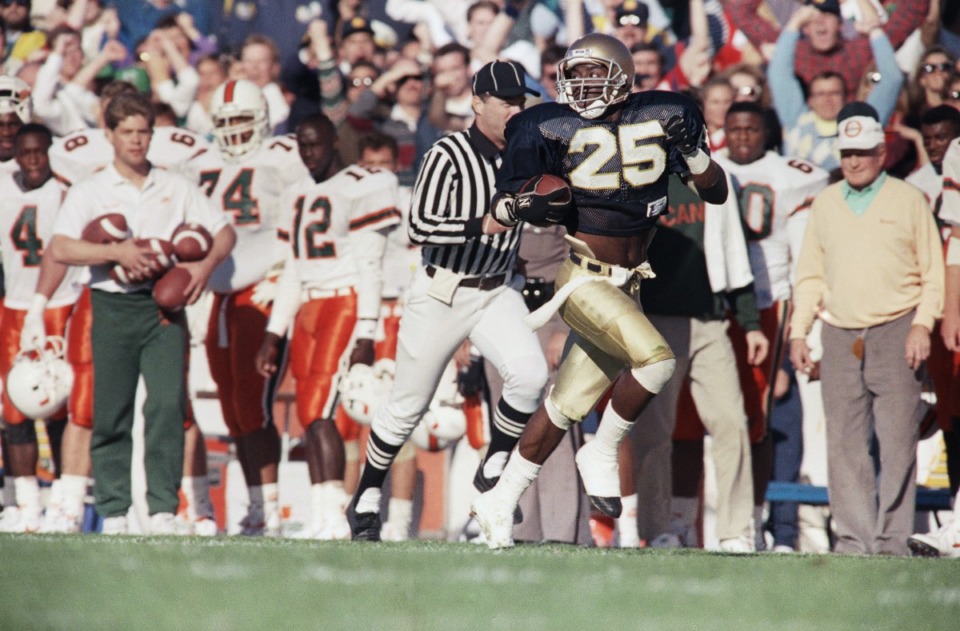 <strong>Notre Dame&rsquo;s Raghib &ldquo;Rocket&rdquo; Ismail flies down the sideline during an Oct. 20, 1990 game in South Bend, Ind. Ismail returned the Hurricane kickoff 94 yards for an Irish touchdown.</strong> (Mark Elias/AP file)
