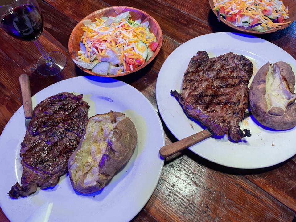 <strong>You can get a steak, a baked potato and a salad for $10.99 on Thursday nights at Hadley&rsquo;s Pub.</strong> (Jennifer Biggs/The Daily Memphian)