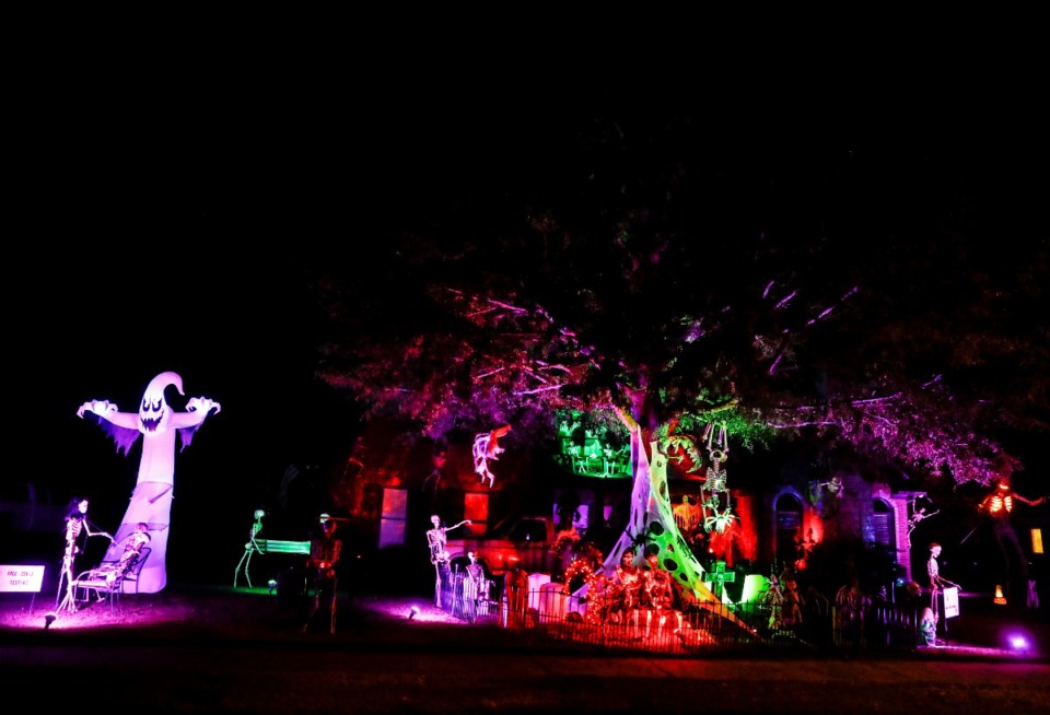 <strong>Kristy Richardson&rsquo;s home on North Houston Oak Drive in Germantown has a ghoulish display.</strong> (Mark Weber/The Daily Memphian)