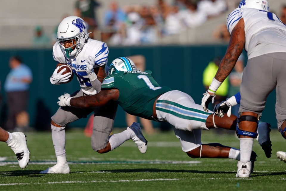 <strong>Memphis running back Sutton Smith (15) during the second half of an NCAA college football game against Tulane in New Orleans, Saturday, Oct. 22, 2022. Tulane won 38-28.</strong> (AP Photo/Tyler Kaufman)
