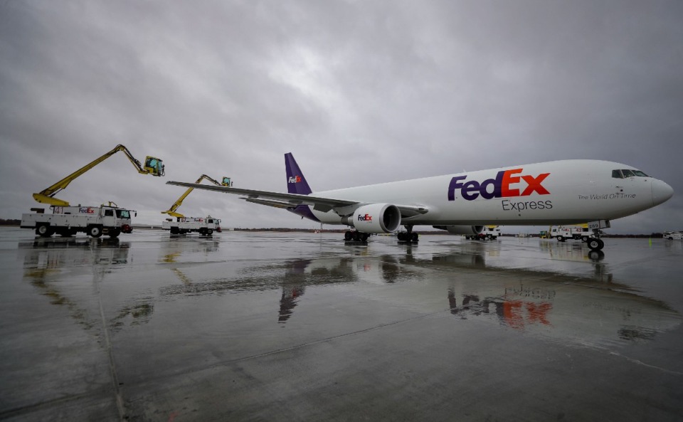 <strong>The project includes a three-story tower to oversee multiple de-icings. It allows airlines and FedEx Corp. controllers to oversee the process for multiple cargo an passenger aircraft all at one time.</strong> (Patrick Lantrip/The Daily Memphian)