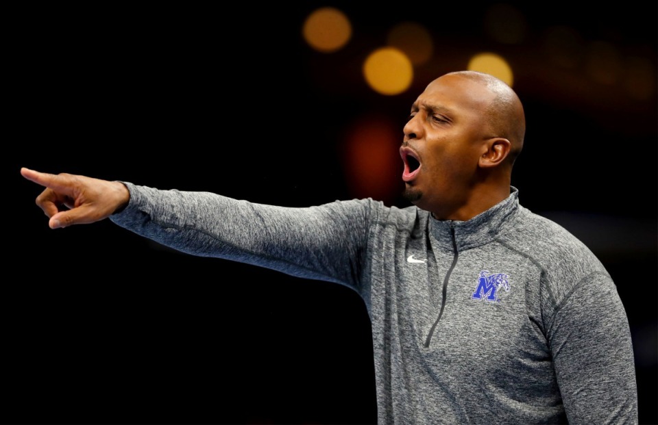 <strong>Memphis coach Penny Hardaway signals to his team during an NCAA college basketball game against Tulsa, Tuesday, Jan. 4, 2022.</strong> (Patrick Lantrip/The Daily Memphian file)