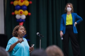 <strong>Sarah Carpenter speaks at a MSCS public input session at Snowden School on Dec. 8, 2022.</strong> (Patrick Lantrip/The Daily Memphian)