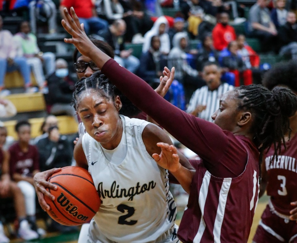 <strong>Arlington guard Jasmine Ross (left) is the girls player of the week.</strong> (Mark Weber/The Daily Memphian file)