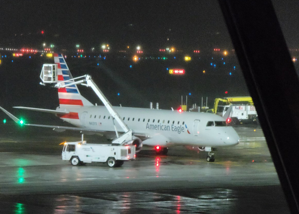 <strong>Memphis International Airport&rsquo;s consolidated de-icing facility is active, but the weather across the U.S. has caused some disruptions with airline schedules.&nbsp;</strong>(Courtesy Memphis International Airport)