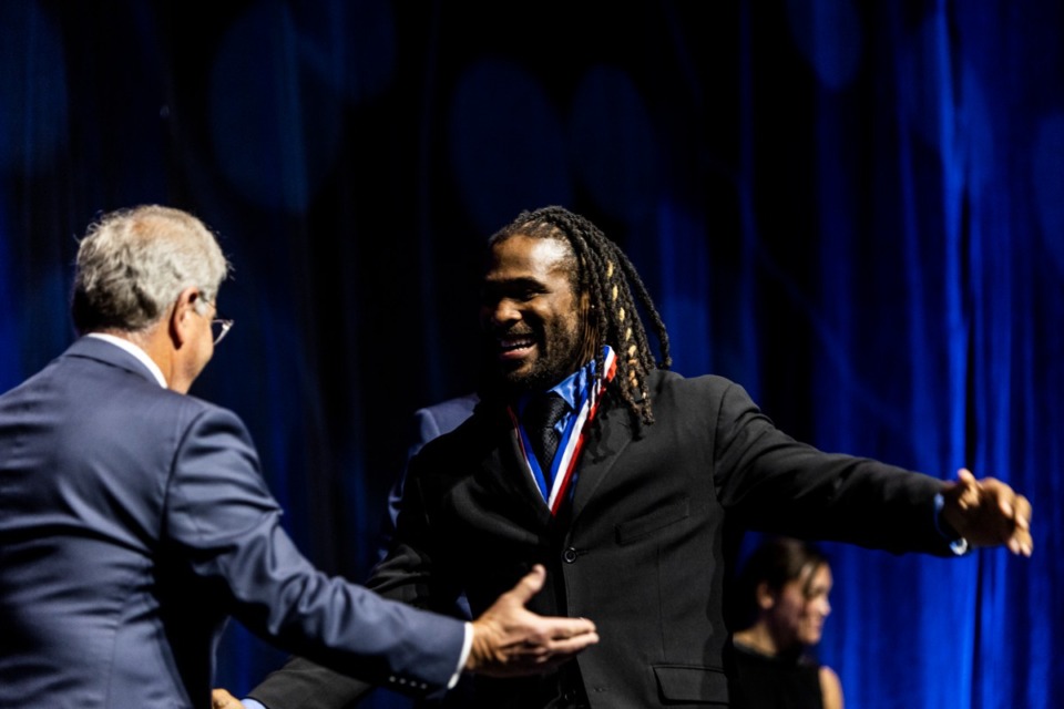 <strong>DeAngelo Williams, right, is inducted into the Memphis Sports Hall of fame in October 2022. Now he&rsquo;ll be joining the College Football Hall of Fame as well.</strong>&nbsp;(Brad Vest/The Daily Memphian file)