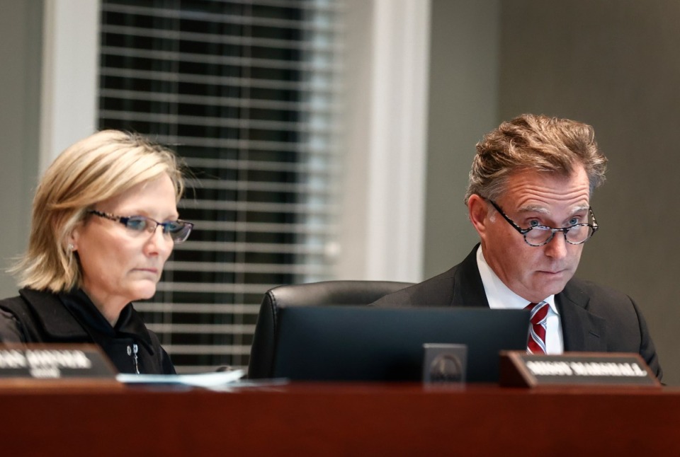 <strong>Collierville Aldermen John E. Stamps (right) and Missy Marshall (left) attend a Board of Mayor and Aldermen meeting on Monday, Jan. 9.</strong> (Mark Weber/The Daily Memphian)