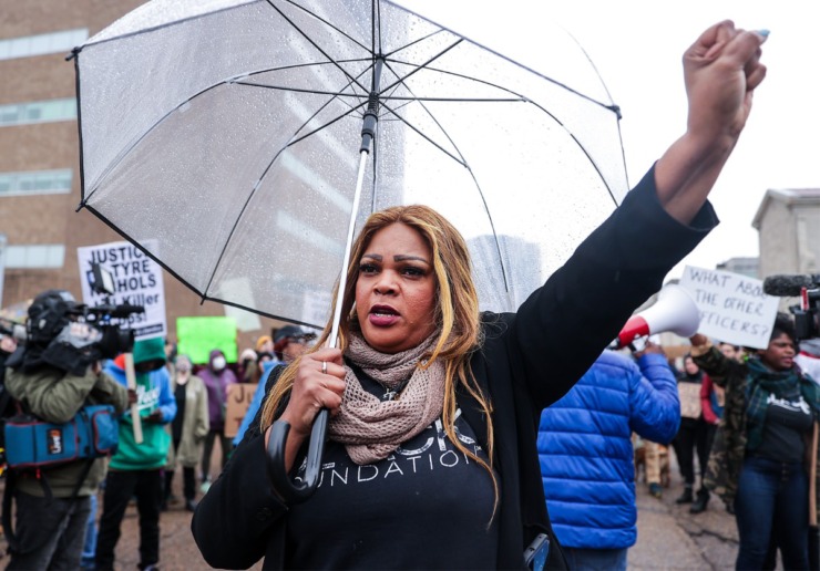 <strong>Towanna Murphy raises her fist during a march for Tyre Nichols in Downtown Memphis Jan. 28, 2023.</strong> (Patrick Lantrip/The Daily Memphian)