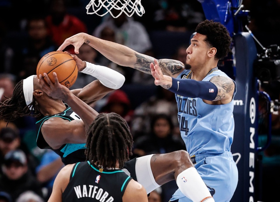 <strong>Memphis Grizzlies defender Danny Green (right) applies defensive pressure to Portland Trail Blazers forward Jerami Grant (left) on Wednesday, Feb. 1, 2023.</strong> (Mark Weber/The Daily Memphian)